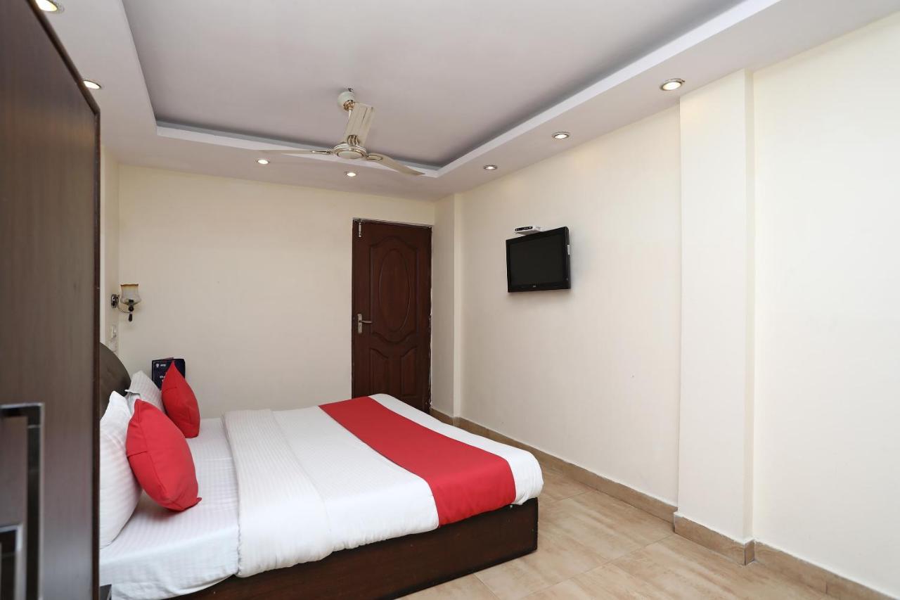 Oyo 4956 Hotel Maharaja Palace Kánpur Kültér fotó