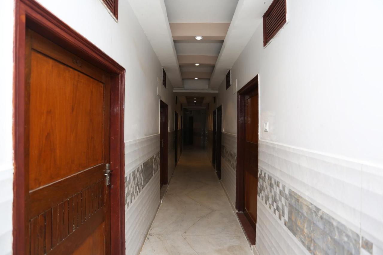 Oyo 4956 Hotel Maharaja Palace Kánpur Kültér fotó