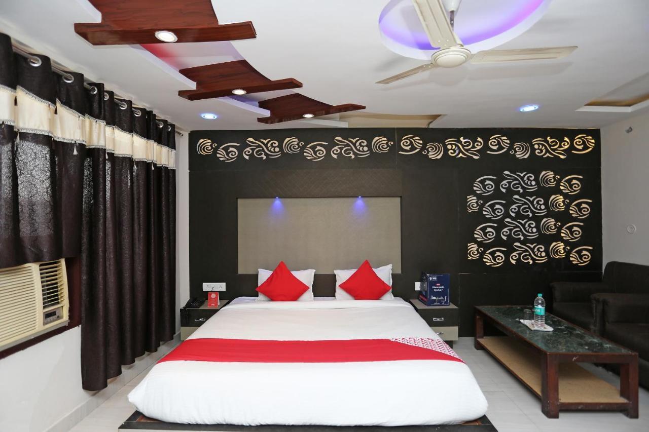 Oyo 4956 Hotel Maharaja Palace Kánpur Kültér fotó