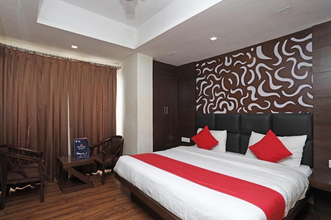Oyo 4956 Hotel Maharaja Palace Kánpur Kültér fotó
