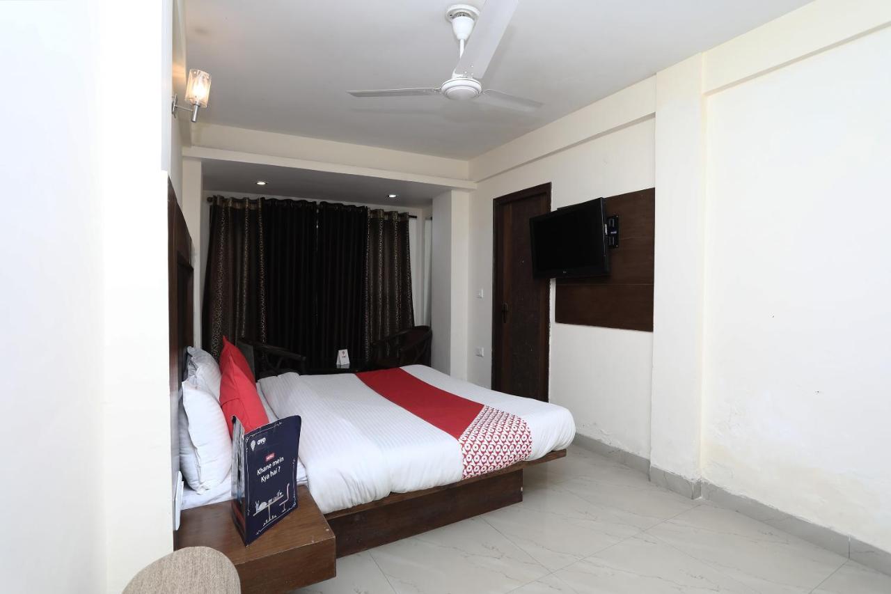 Oyo 4956 Hotel Maharaja Palace Kánpur Kültér fotó