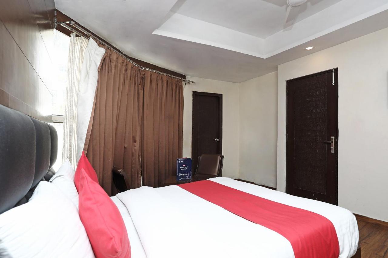 Oyo 4956 Hotel Maharaja Palace Kánpur Kültér fotó