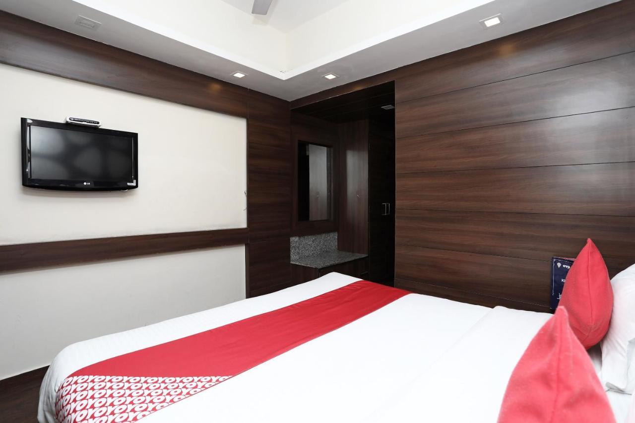 Oyo 4956 Hotel Maharaja Palace Kánpur Kültér fotó