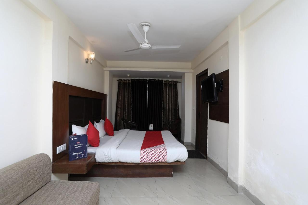 Oyo 4956 Hotel Maharaja Palace Kánpur Kültér fotó