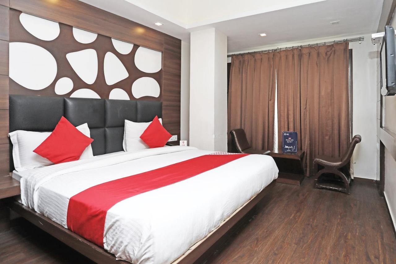 Oyo 4956 Hotel Maharaja Palace Kánpur Kültér fotó