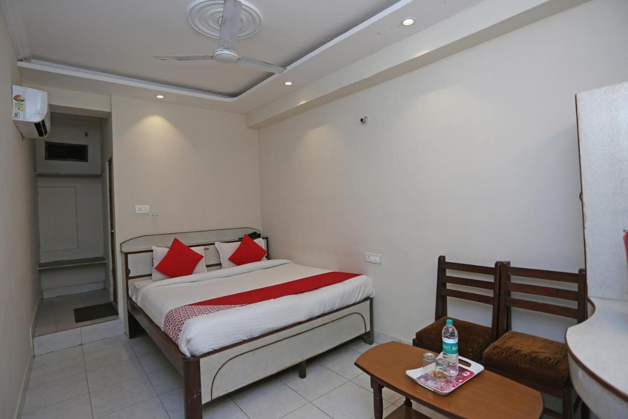 Oyo 4956 Hotel Maharaja Palace Kánpur Kültér fotó