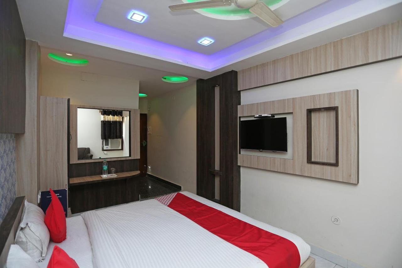 Oyo 4956 Hotel Maharaja Palace Kánpur Kültér fotó