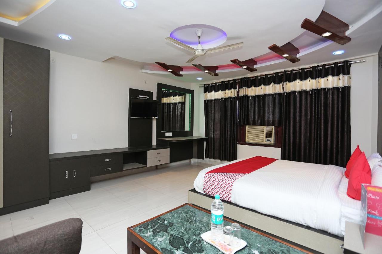 Oyo 4956 Hotel Maharaja Palace Kánpur Kültér fotó
